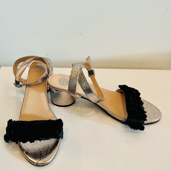 Gioseppo metallic and black Italian leather sandals 10.5 US / Euro 41 - Picture 4 of 8